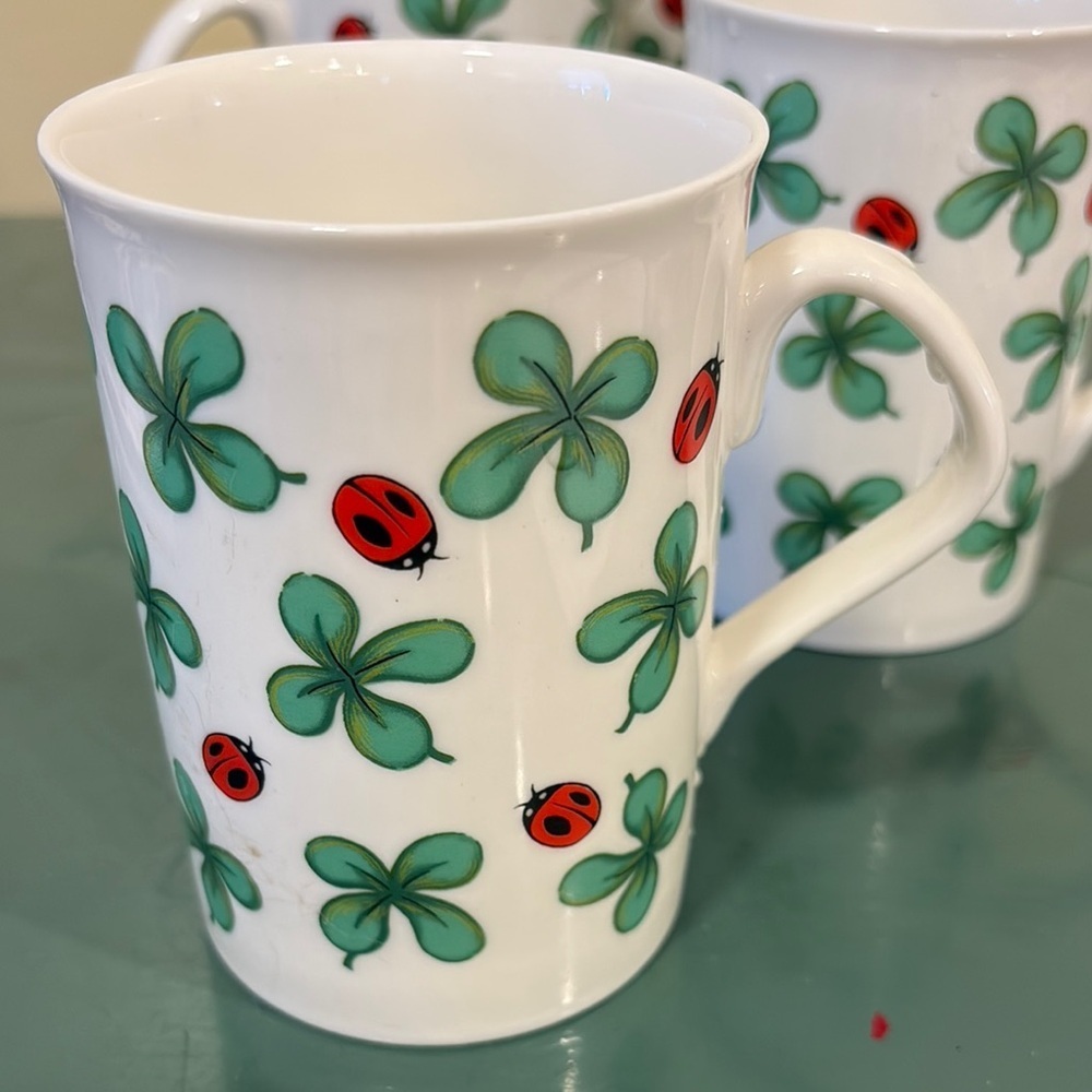 Vintage Red Sea Intl Shamrocks and Ladybug Ceramic Mug Set. 5 mugs. - Picture 3 of 6